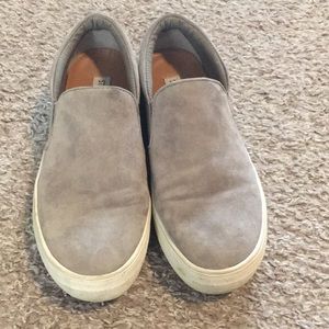 Steve Madden grey suede gills slip on